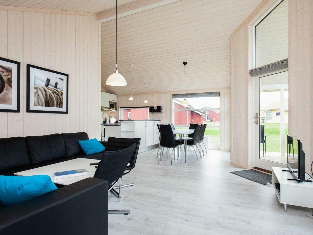 8 Person Holiday Home In Gro Enbrode Großenbrode Dış mekan fotoğraf