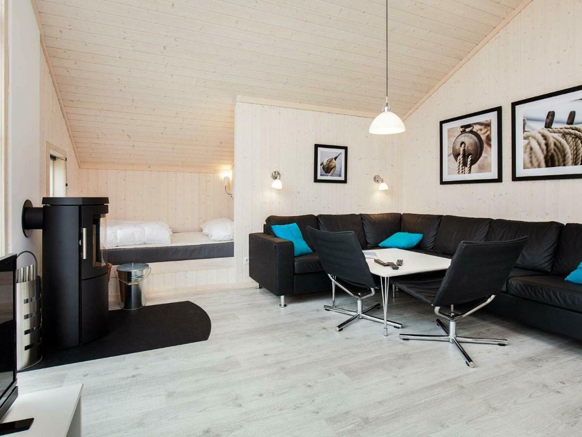 8 Person Holiday Home In Gro Enbrode Großenbrode Dış mekan fotoğraf