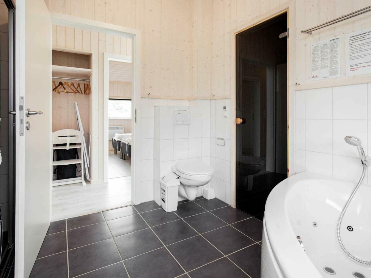 8 Person Holiday Home In Gro Enbrode Großenbrode Dış mekan fotoğraf