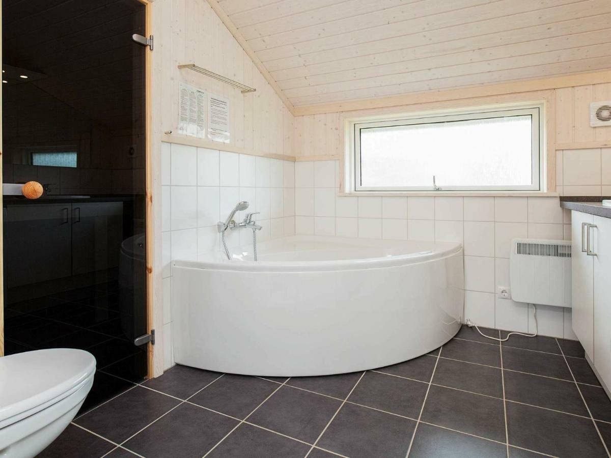 8 Person Holiday Home In Gro Enbrode Großenbrode Dış mekan fotoğraf